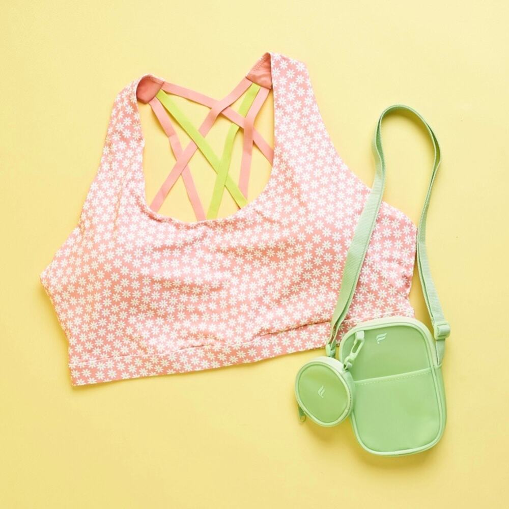 NWT $60 Fabletics Kessler Medium Impact Sports Bra 3 Peach Daisy Cross Strap XL